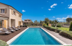 4 عدّة غرف نوم