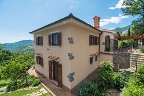 Casa, para fumadores | 4 habitaciones 