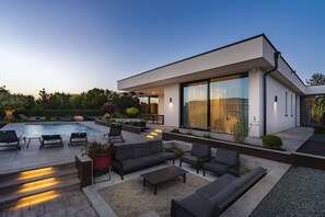 Villa, Smoking | 4 bedrooms - Piera in Brzac With 4 Bedrooms and 4 Bathrooms (Krk)