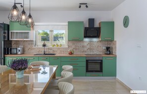 3 bedrooms - Matea in Marcana With 3 Bedrooms and 3 Bathrooms (Marcana)