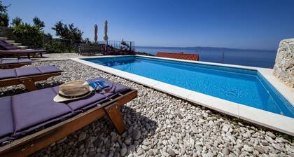 Ena in Podgora With 3 Bedrooms and 3 Bathrooms