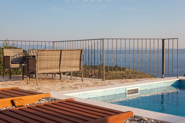 Villa | 3 bedrooms - Ena in Podgora With 3 Bedrooms and 3 Bathrooms (Podgora)