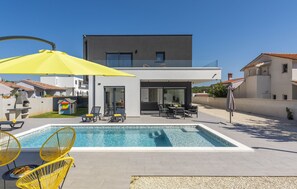 Vila | 8 quartos