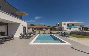 Villa | 8 bedrooms - Elite in Pula With 8 Bedrooms and 8 Bathrooms (Pula)