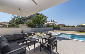 House, Smoking | 8 bedrooms - Elite in Pula With 8 Bedrooms and 8 Bathrooms (Pula)