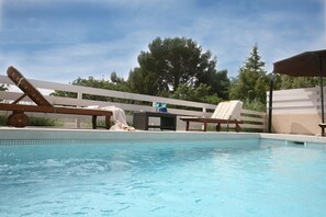 Villa, Smoking