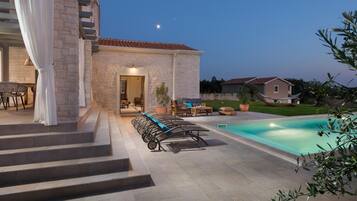 House, Smoking | 4 bedrooms