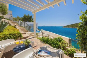 Villa | 6 bedrooms - Sine in Ljubljeva With 6 Bedrooms and 3 Bathrooms (Marina)