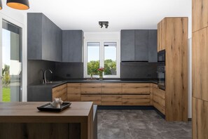Maison, fumeur | 5 chambres