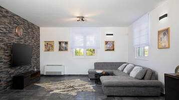 House, Smoking | 5 bedrooms
