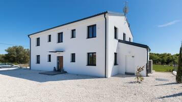 House, Smoking | 5 bedrooms