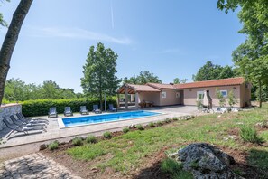 Villa | 4 bedrooms - St Nikola in Nede ina (Sveta Nedelja)