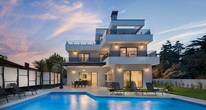 K in Premantura With 4 Bedrooms and 4 Bathrooms