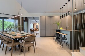 Villa | 7 bedrooms - Viktor in Kr an With 7 Bedrooms and 7 Bathrooms (Krsan)