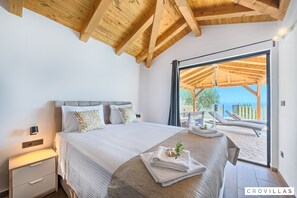 Villa | 4 bedrooms - Filip in Murter With 4 Bedrooms and 2 Bathrooms (Tisno)