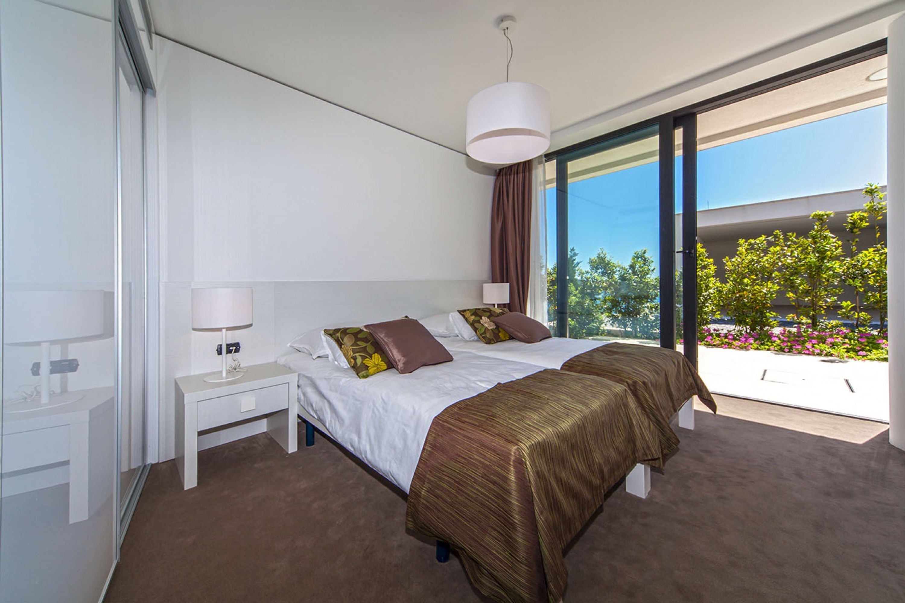 2 عدّة غرف نوم