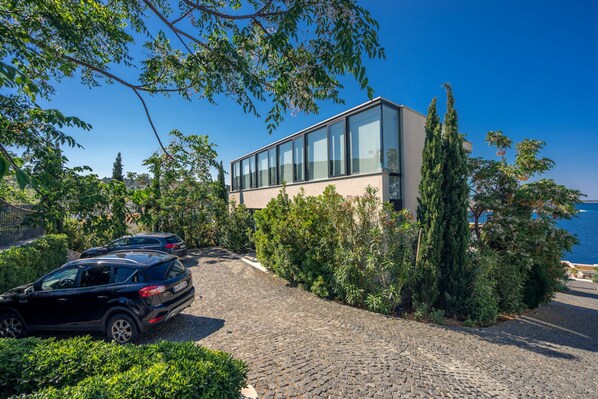 2 عدّة غرف نوم