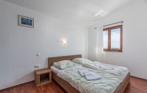 12 عدّة غرف نوم