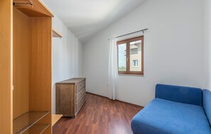 12 عدّة غرف نوم