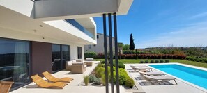 Villa | 4 bedrooms - Sealine in Vinkuran With 4 Bedrooms and 4 Bathrooms (Medulin)