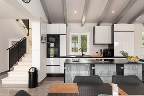 Biệt thự, hút thuốc | 3 phòng ngủ 