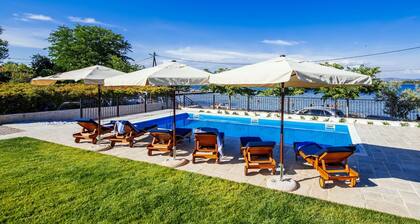 Dalmatian Pearls in Kraj