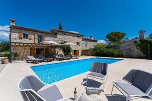 วิลล่า | 4 ห้องนอน