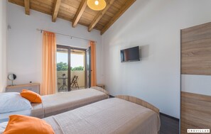 Villa | 3 bedrooms - Dija in Jur i i With 3 Bedrooms and 3 Bathrooms (Svetvincenat)