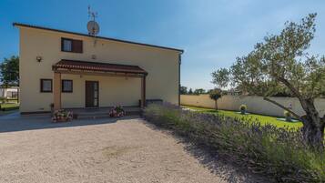 House, Smoking | 3 bedrooms