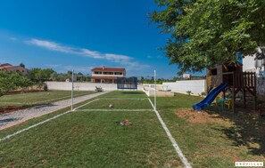 Villa - Dija in Jur i i With 3 Bedrooms and 3 Bathrooms (Svetvincenat)