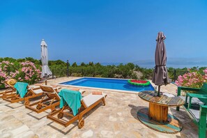 2 bedrooms - Heritage in Mirca With 2 Bedrooms and 1 Bathrooms (Supetar)