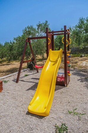 House | 2 bedrooms - Heritage in Mirca With 2 Bedrooms and 1 Bathrooms (Supetar)