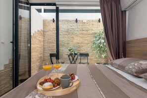 Villa | 5 bedrooms - Ivinj II in Tisno With 5 Bedrooms and 5 Bathrooms (Tisno)