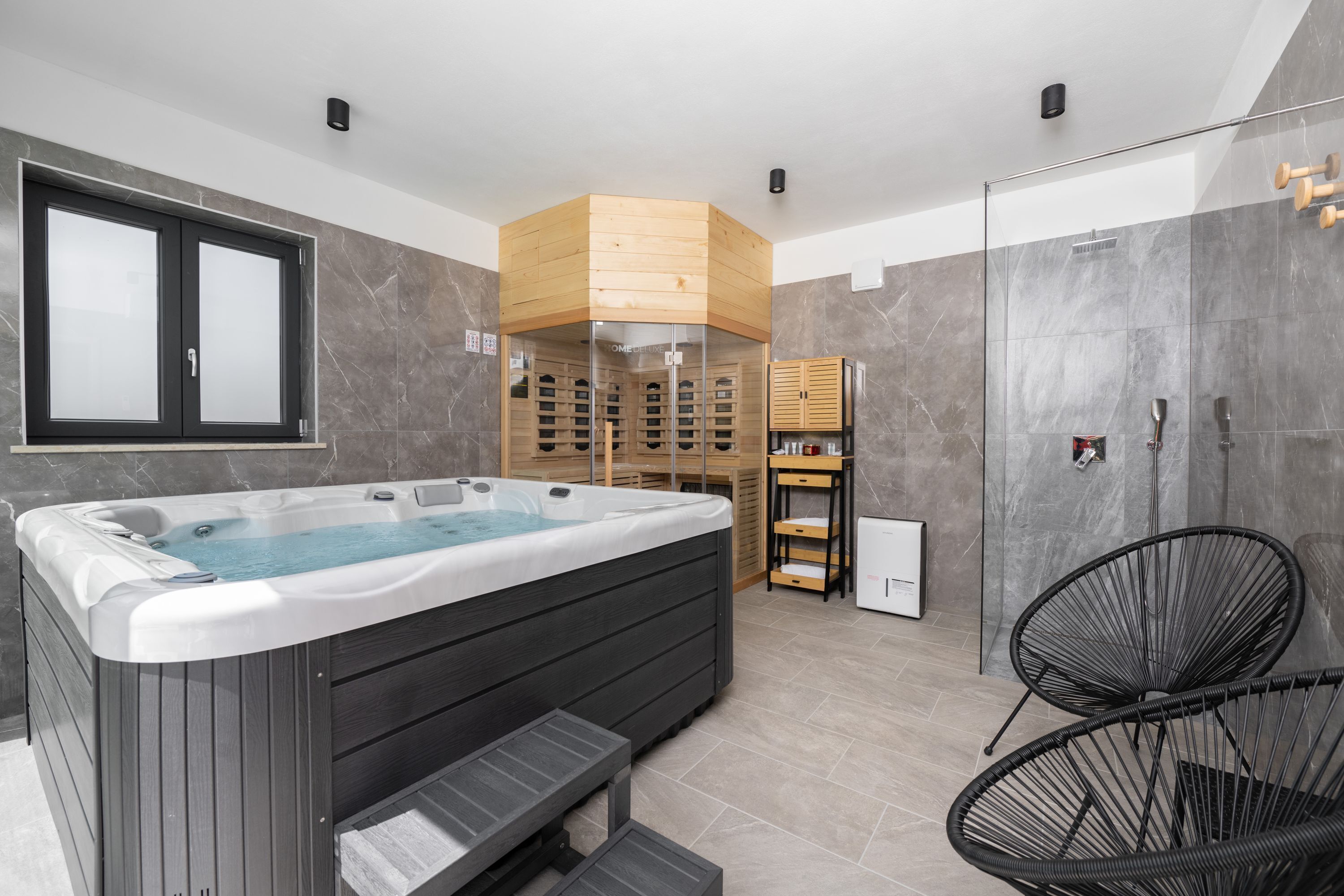 2 عدّة غرف نوم