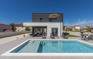 House, Smoking | 4 bedrooms - Elite 2 in Pula With 4 Bedrooms and 4 Bathrooms (Pula)
