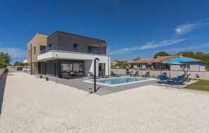 4 bedrooms - Elite 2 in Pula With 4 Bedrooms and 4 Bathrooms (Pula)