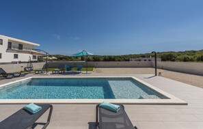 House, Smoking | 4 bedrooms - Elite 2 in Pula With 4 Bedrooms and 4 Bathrooms (Pula)
