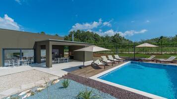 4 عدّة غرف نوم