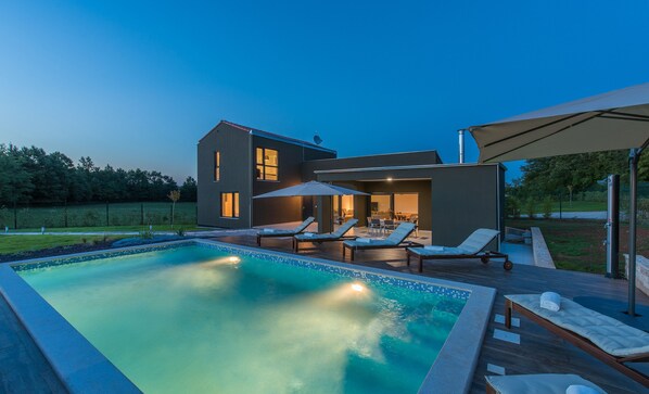4 bedrooms