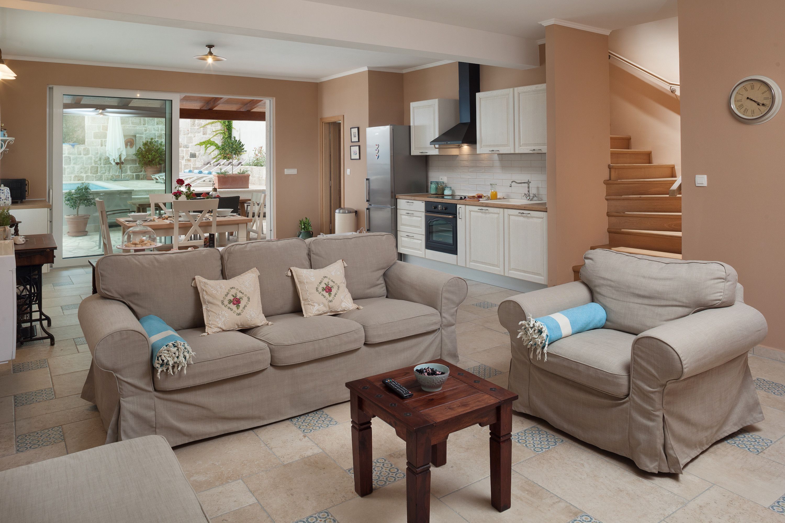 2 عدّة غرف نوم