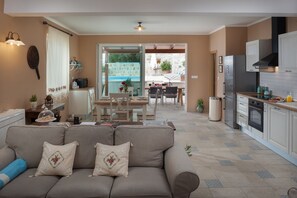 Villa | 2 bedrooms - Kate in Podgora With 2 Bedrooms and 2 Bathrooms (Podgora)