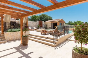 Villa - Josipovi Dvori in Skradin (Skradin)