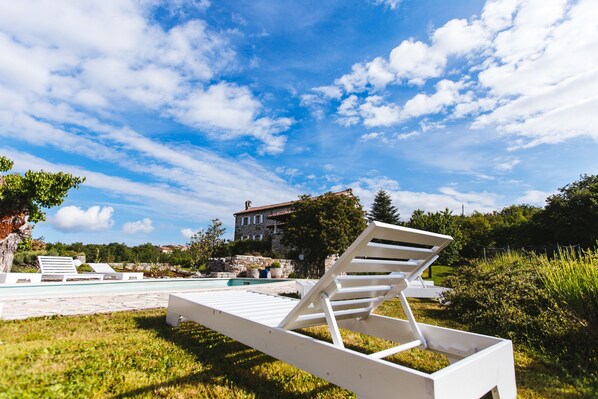 Villa | 5 bedrooms - Vigini in Gro Njan With 5 Bedrooms and 1 Bathrooms (Groznjan)