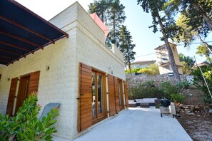 Villa | 4 bedrooms - Bianco in Grohote Rogac Olta (Solta)