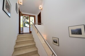 Villa | 4 bedrooms - Bianco in Grohote Rogac Olta (Solta)
