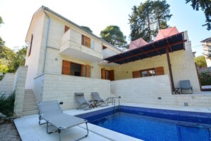 Villa | 4 bedrooms - Bianco in Grohote Rogac Olta (Solta)