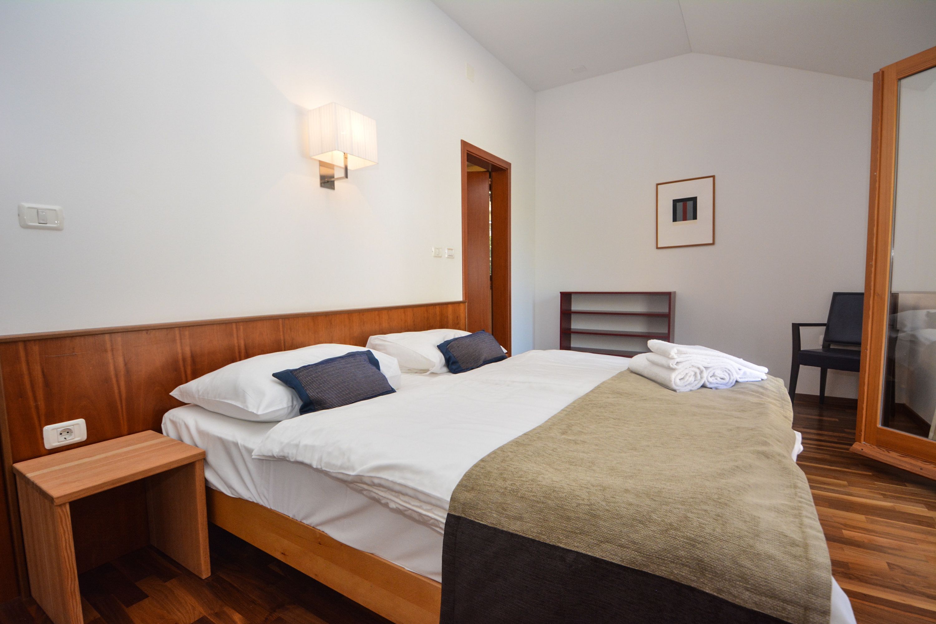 4 عدّة غرف نوم