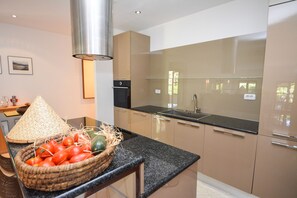 Villa | 4 bedrooms - Bianco in Grohote Rogac Olta (Solta)