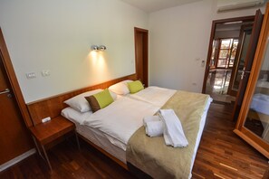 Villa | 4 bedrooms - Bianco in Grohote Rogac Olta (Solta)