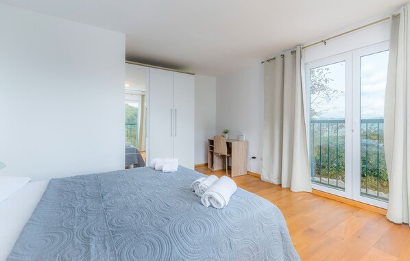 House, Smoking | 3 bedrooms
